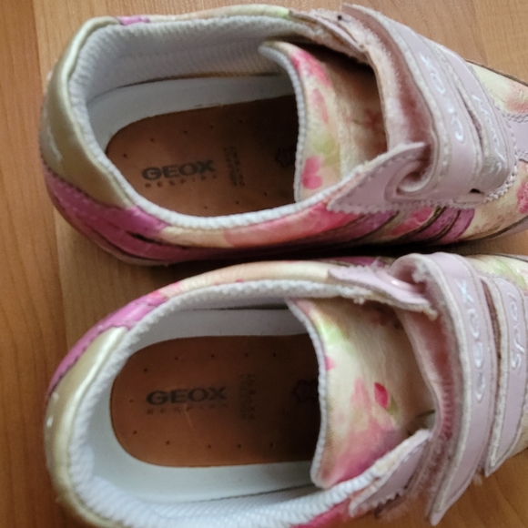 GEOX Respira Sport Girls US 10 EUR 27 Sneakers Pink Floral Leather Flat Shoes - Picture 5 of 12